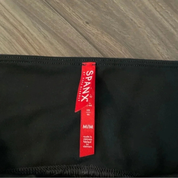 SPANX Black High Rise Faux Leather Leggings size M - Picture 5 of 6